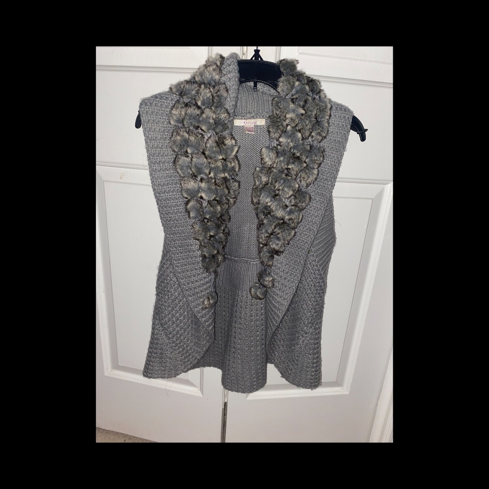 Knitted Vest with fur